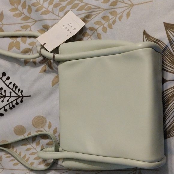 NWT A New Day Pale Green Crossbody Bag - Picture 2 of 16